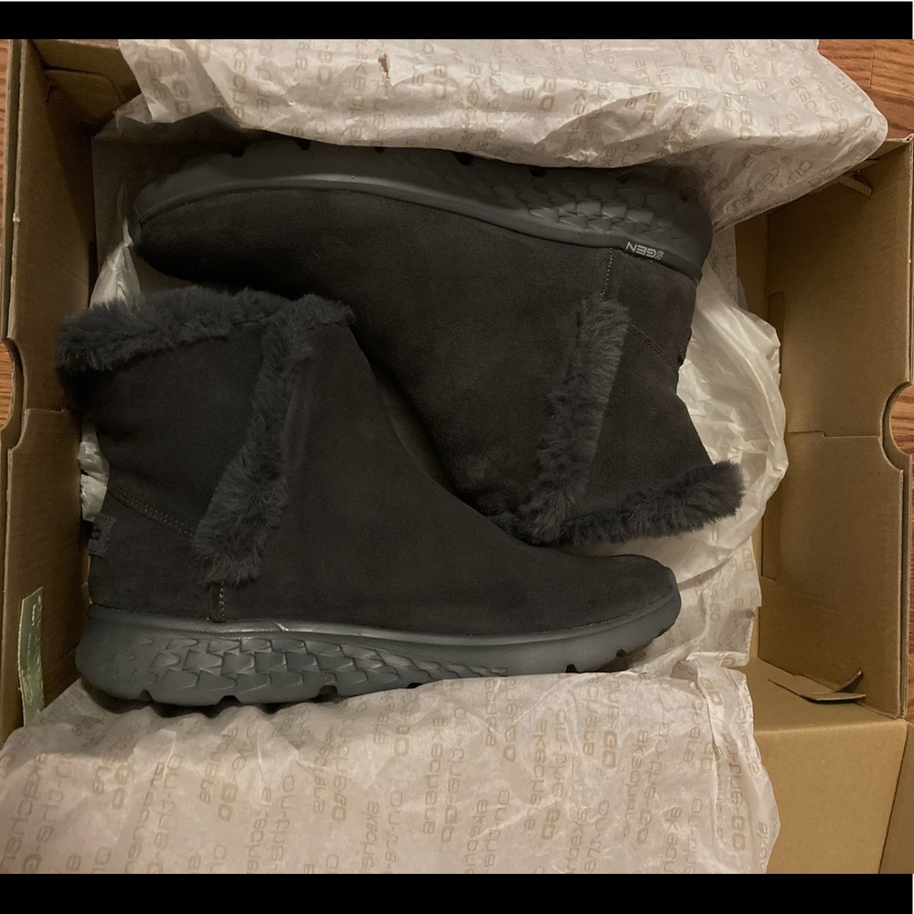 BNWT📦🏷 in box sketchers on the go
